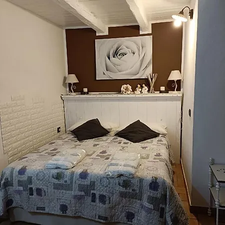 Lo Scrigno Di Simon Bed & Breakfast 3*